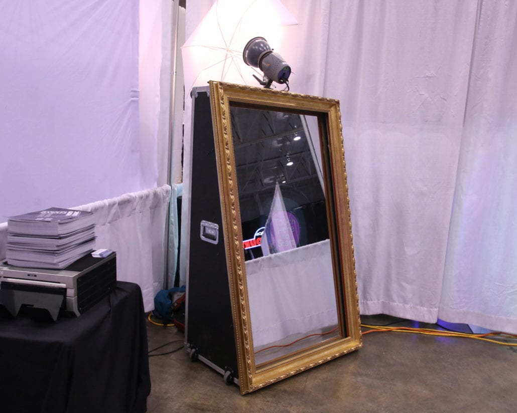 Learn What A Pro Has To Say About The Photo Booth Mirror