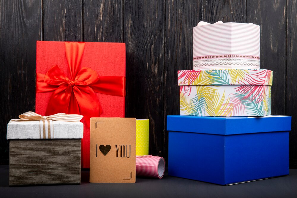 Personalised Hampers Vs. Pre-Made Sets: Which Makes The Best Gift?