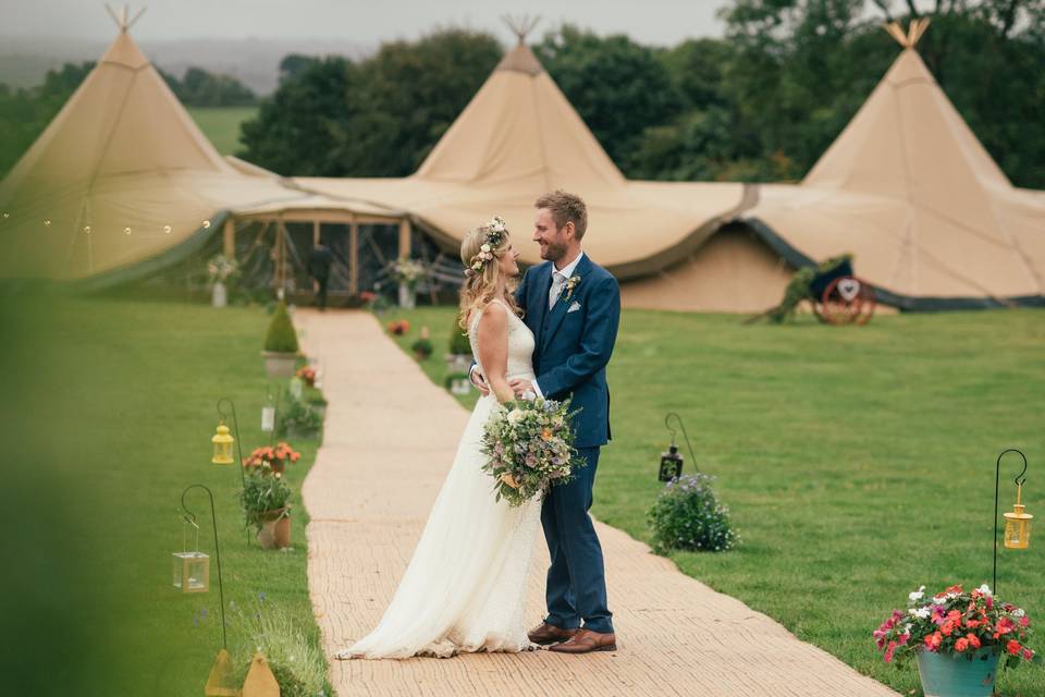 Glamping Tent Hire – What You Need To Learn